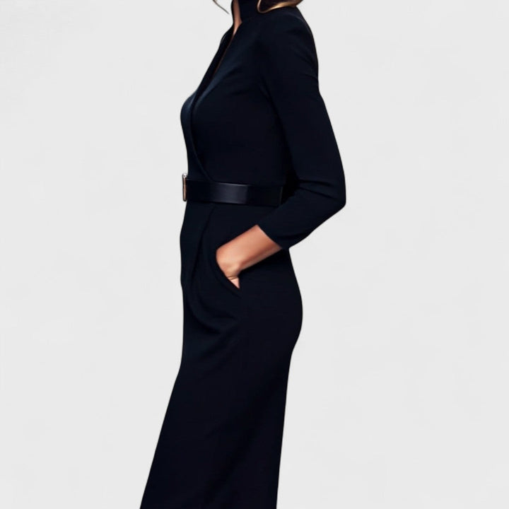 Naomi | Vestido negro refinado