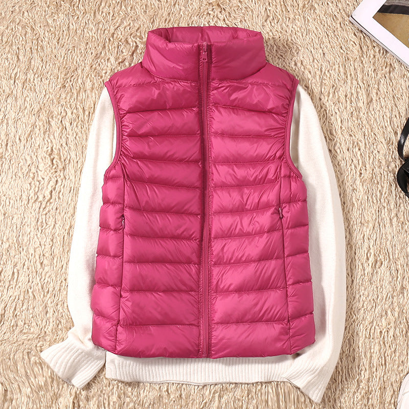 Amira™ | Chaleco ligero de plumas con diseño plisado