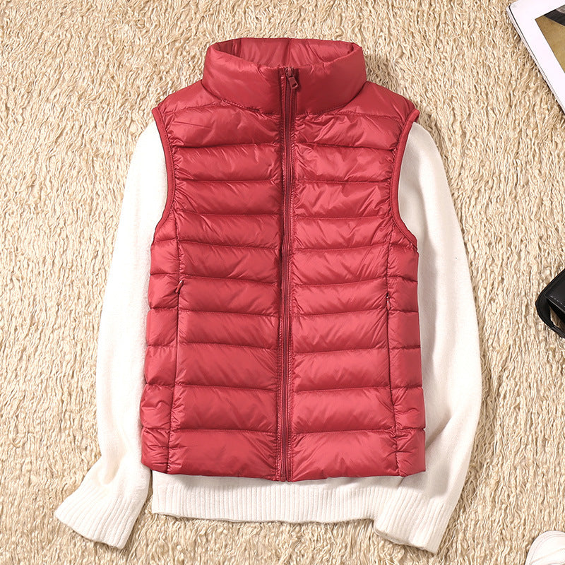 Amira™ | Chaleco ligero de plumas con diseño plisado