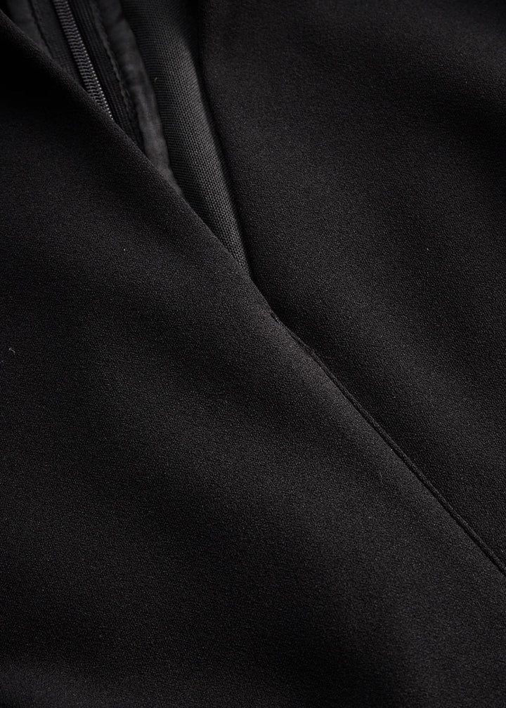Naomi | Vestido negro refinado