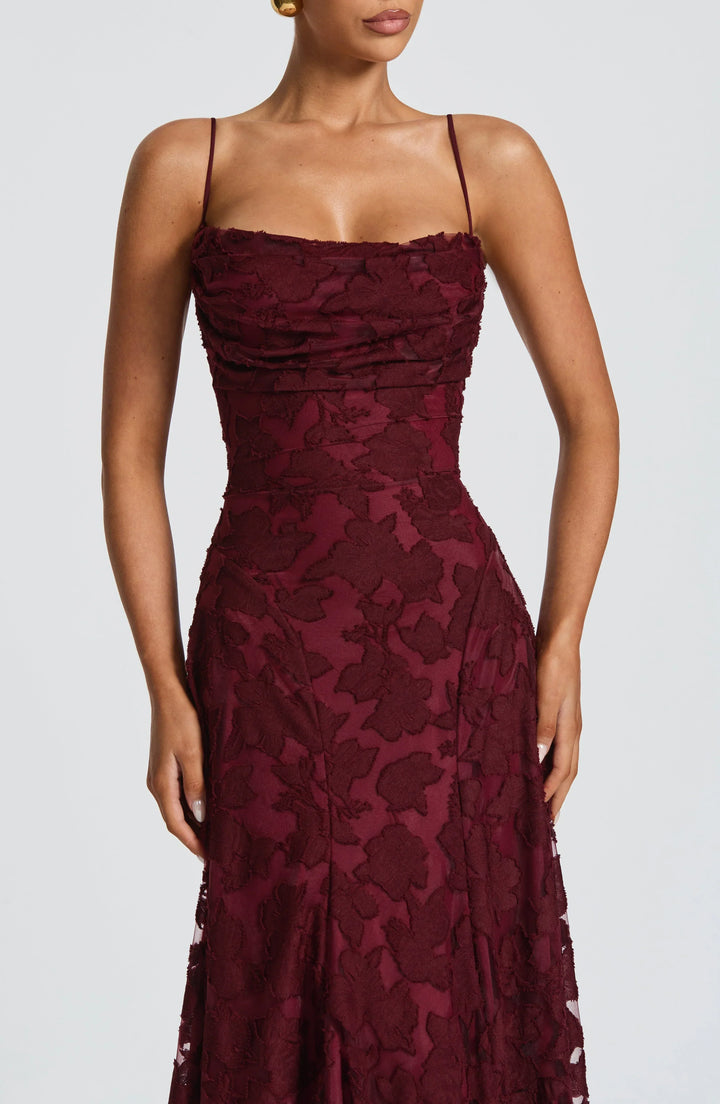Rubí | Vestido largo elegante de encaje floral