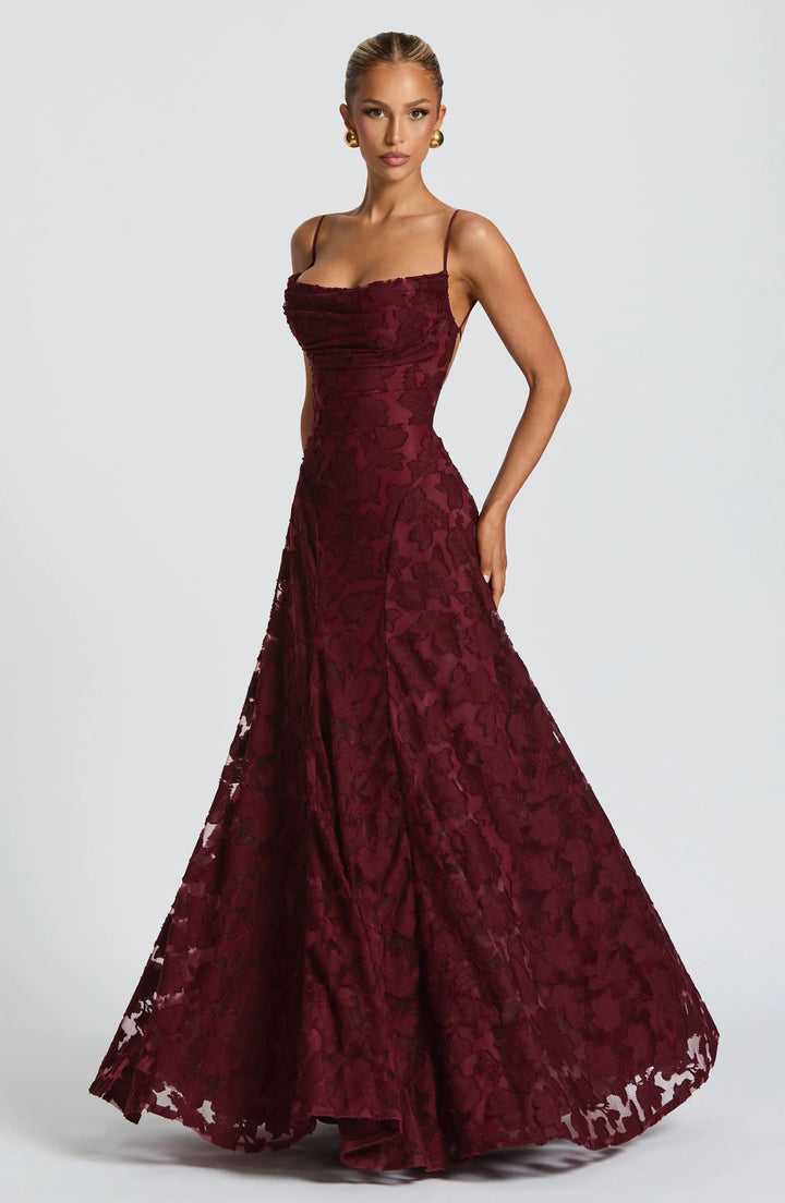 Rubí | Vestido largo elegante de encaje floral