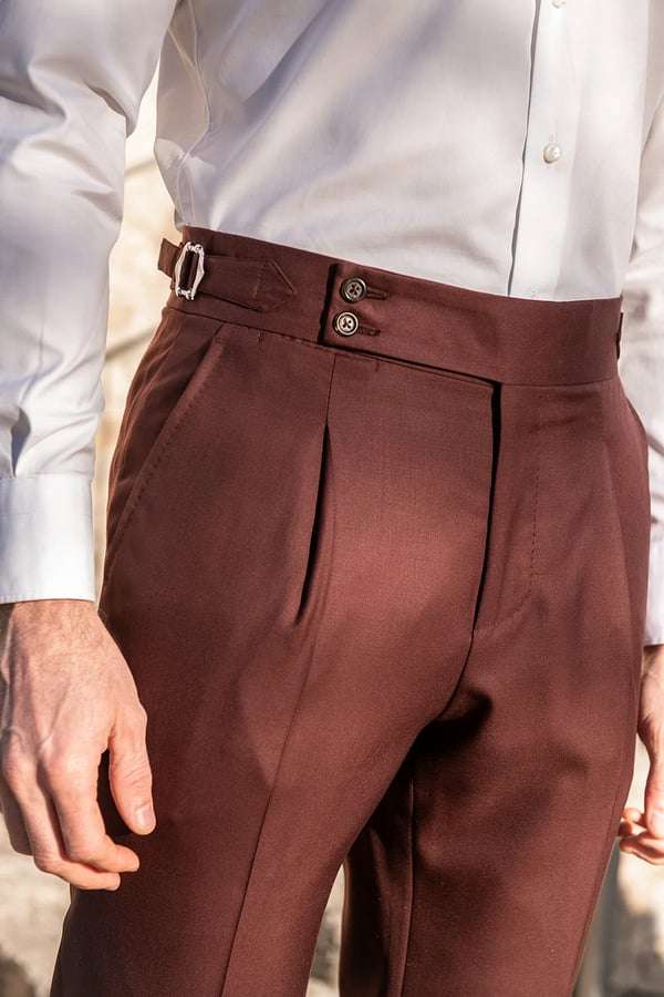 Mar | Pantalones personalizados con ajustes laterales